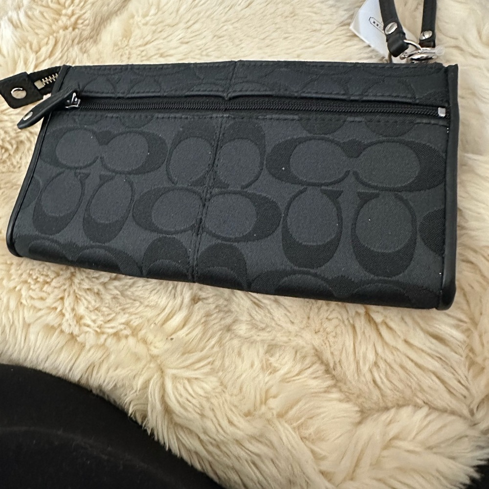 Coach wristlet signature wallet